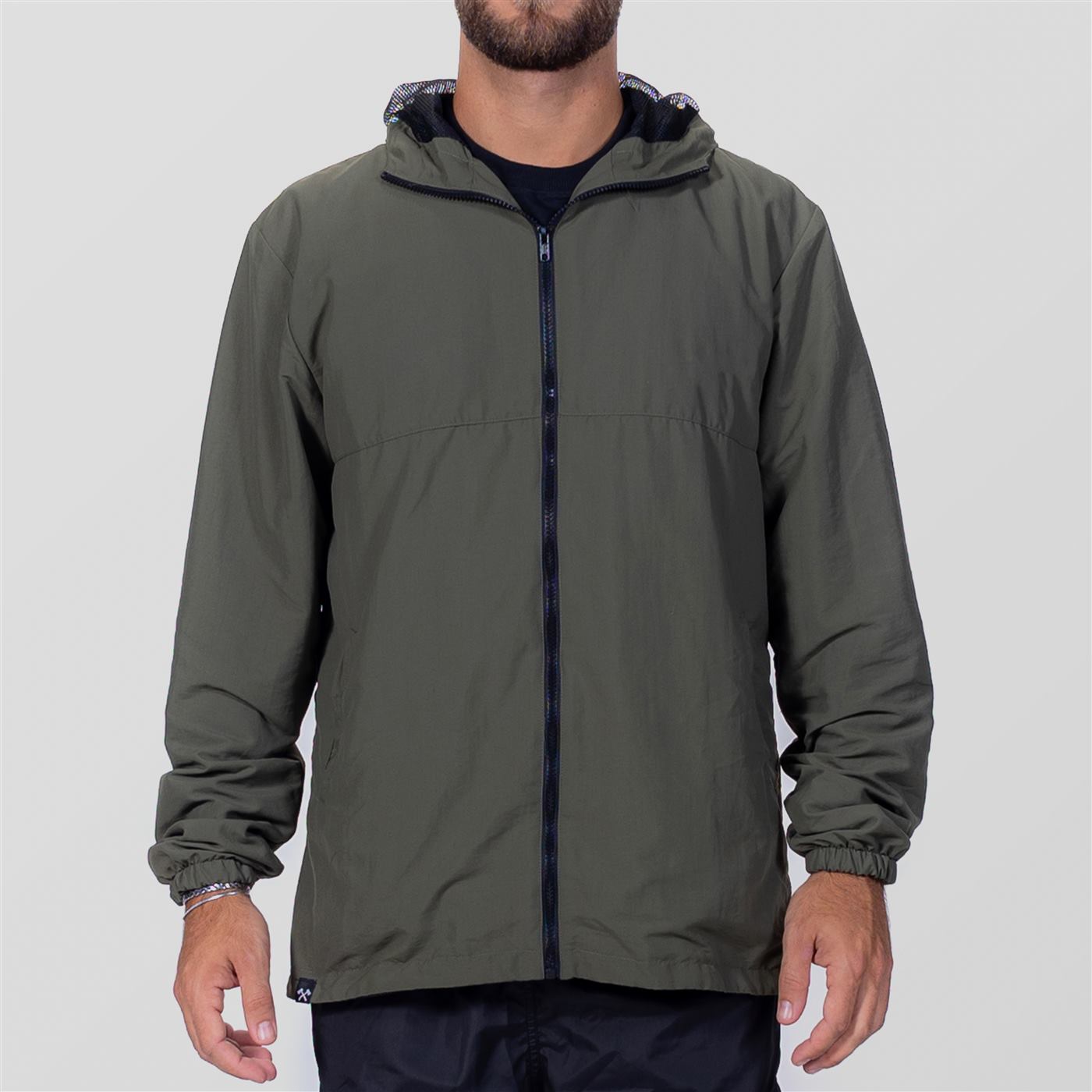 Corta vento verde militar com capuz